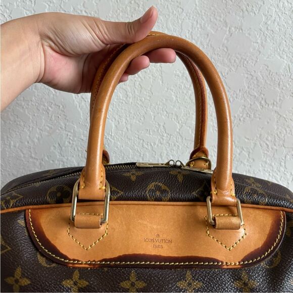 LOUIS VUITTON Monogram Deauville Handbag - Picture 2 of 15